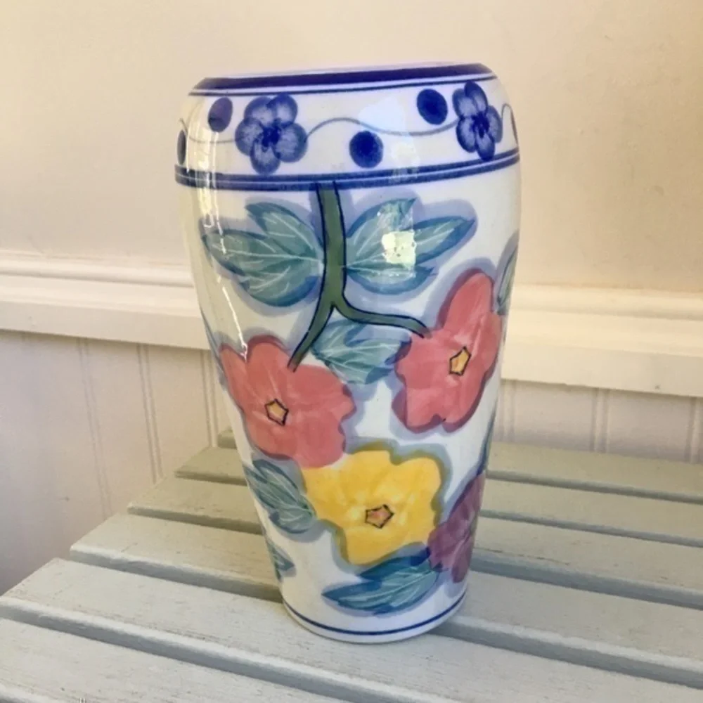 Vintage AAA Imports Vase 7.5” H